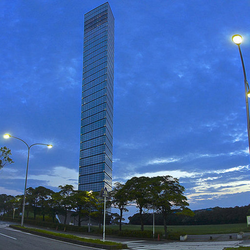 Port tower. Чиба Япония небоскребы. Портовая башня тибы. Порт Чиба Япония. Chiba Tower Астана.